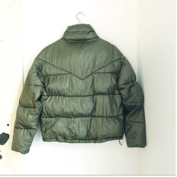 Green Puffer Jacket (vegan) - Picture 8 of 9